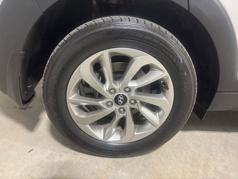 Used 2018 Hyundai Tucson SE image 28