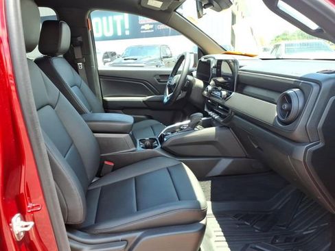 Used 2025 Chevrolet Colorado Trail Boss AWD/4WD image 17