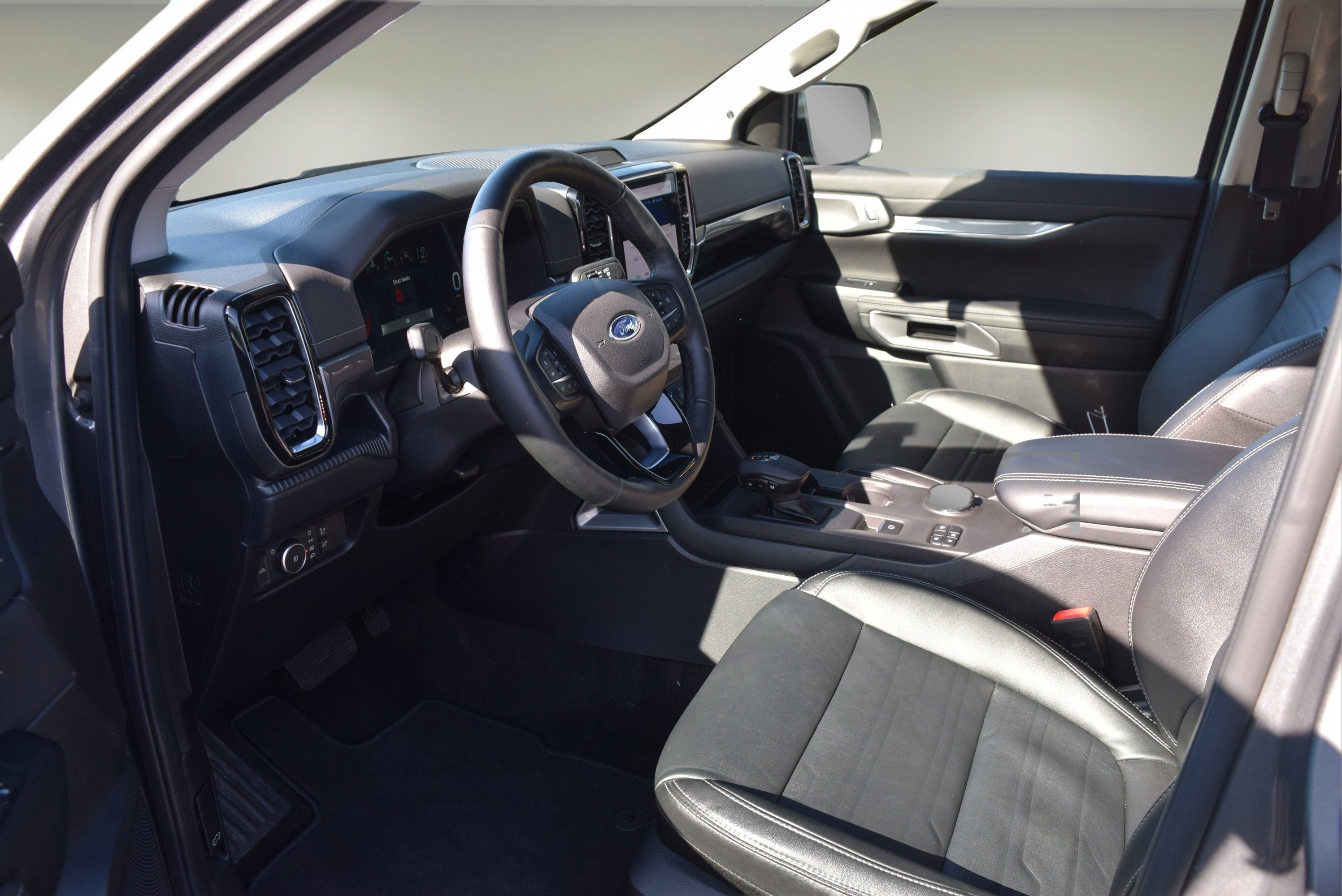 Used 2024 Ford Ranger Lariat w/ Trailer Tow Package AWD/4WD image 9