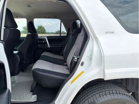 Used 2016 Toyota 4Runner SR5 AWD/4WD image 11