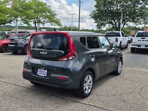 Used 2022 Kia Soul LX FWD image 3