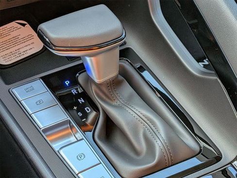 New 2026 Hyundai Elantra Limited image 17