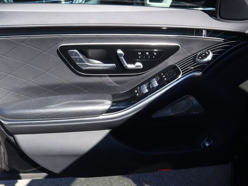 Used 2024 Mercedes-Benz S 580e 4MATIC Sedan image 18