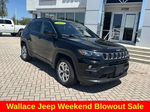 Certified 2025 Jeep Compass Latitude AWD/4WD image 4