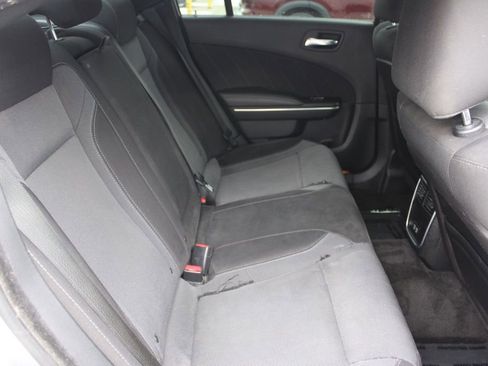 Used 2016 Dodge Charger SXT image 22