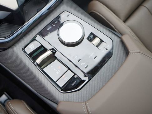 Used 2025 BMW X3 xDrive30i w/ Convenience Package image 17