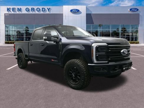 Used 2025 Ford F250 Platinum AWD/4WD image 1