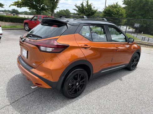 Used 2021 Nissan Kicks SR w/ SR Premium Package FWD image 7