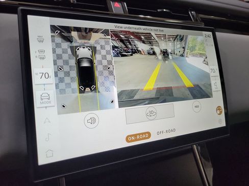 New 2026 Land Rover Range Rover Velar Dynamic SE image 19