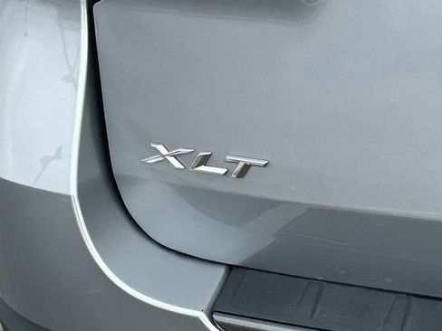 Used 2024 Ford Explorer XLT w/ Equipment Group 202A image 5