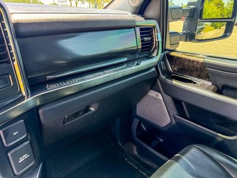 Used 2024 Ford F250 Lariat w/ Lariat Ultimate Package AWD/4WD image 19