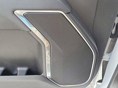 Used 2022 Chevrolet Silverado 1500 RST image 17