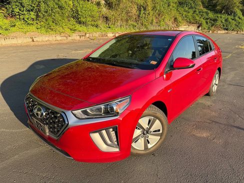 Used 2020 Hyundai Ioniq Blue FWD image 2