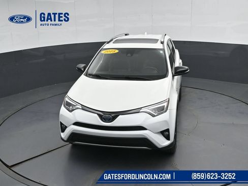 Used 2018 Toyota RAV4 SE AWD/4WD image 49