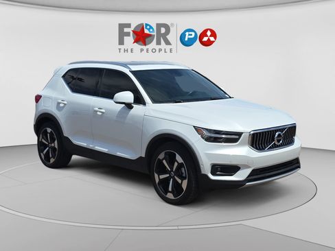 Used 2019 Volvo XC40 T4 Inscription FWD image 7
