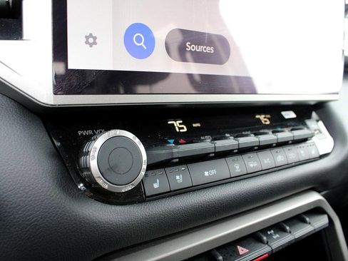 Used 2024 Toyota Tundra Limited w/ TRD Off-Road Package image 28