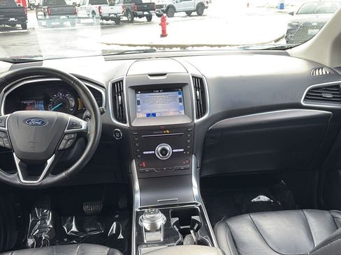 Used 2019 Ford Edge Titanium image 8