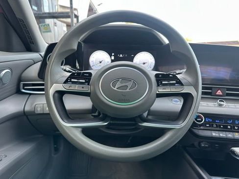 Used 2024 Hyundai Elantra SEL image 26