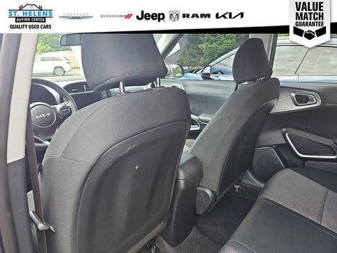 Used 2023 Kia Soul LX FWD image 18