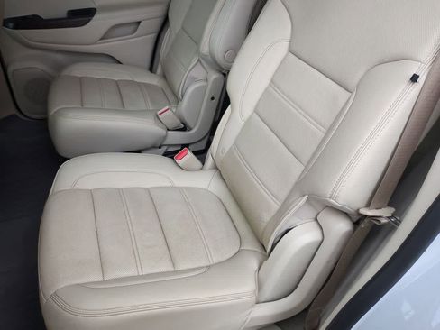 Used 2022 GMC Acadia Denali w/ Denali Technology Package FWD image 20