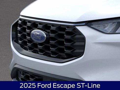 Used 2025 Ford Escape ST-Line w/ Tech Pack #1 image 17