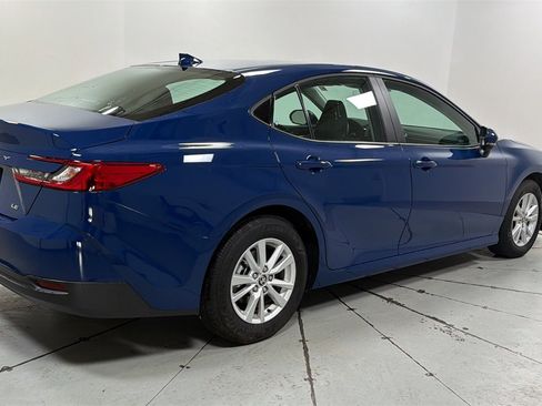 Used 2026 Toyota Camry LE image 5