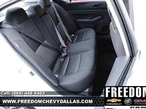 Used 2024 Nissan Altima 2.5 SV FWD image 12
