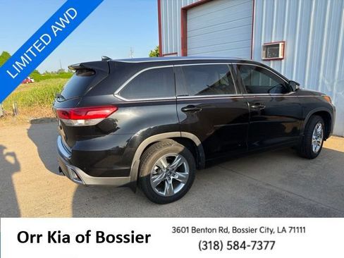 Used 2019 Toyota Highlander Limited w/ Protection Package #3 AWD/4WD image 9