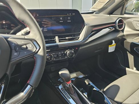 New 2026 Chevrolet Trax RS w/ Driver Confidence Package FWD image 31