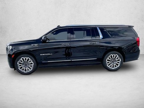 Used 2024 GMC Yukon XL Denali Ultimate AWD/4WD image 6