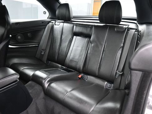 Used 2017 BMW M4 Convertible image 32