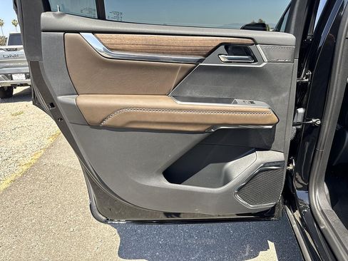 New 2026 GMC Acadia Denali Ultimate AWD/4WD image 23