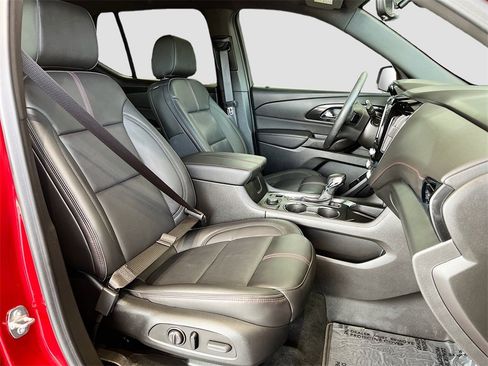 Used 2023 Chevrolet Traverse RS image 31