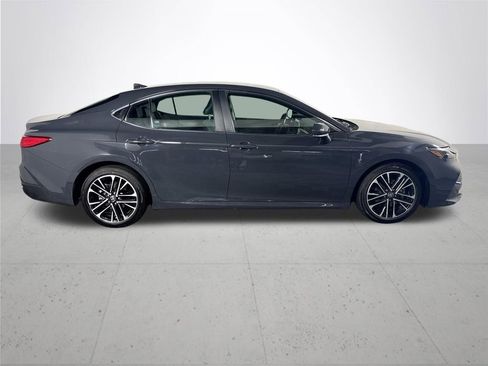 Used 2025 Toyota Camry XLE FWD image 5