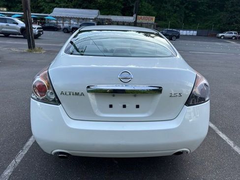 Used 2010 Nissan Altima 2.5 S FWD image 6
