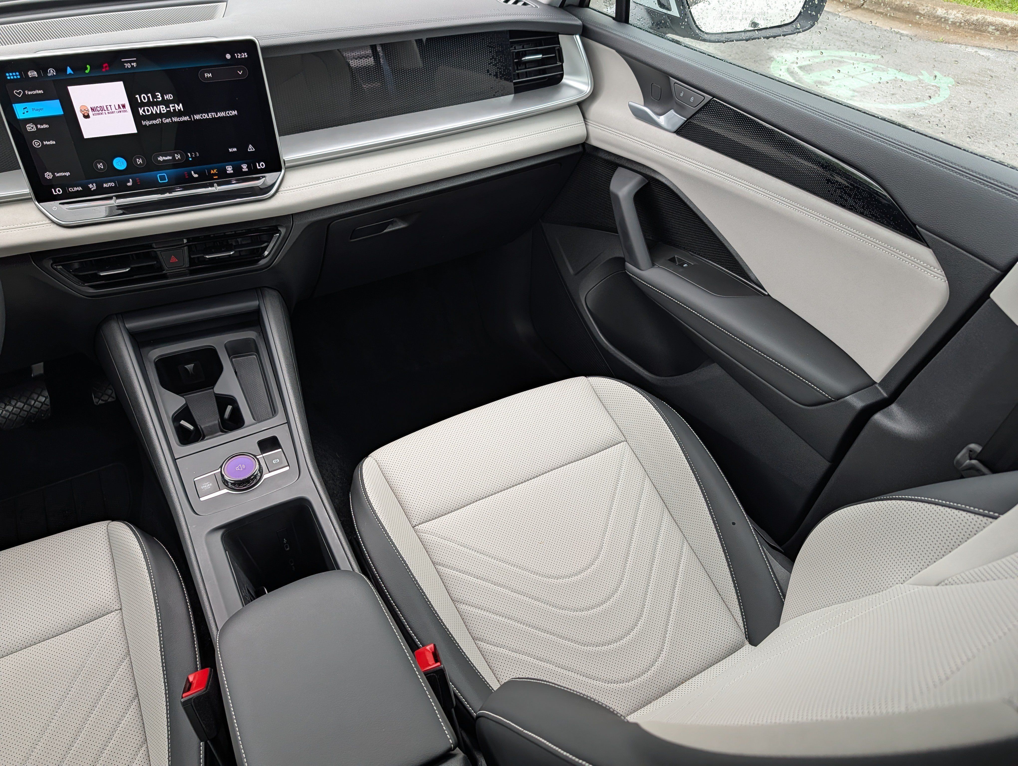 Certified 2025 Volkswagen Tiguan SE AWD/4WD image 11