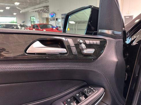 Used 2019 Mercedes-Benz GLS 550 4MATIC image 12