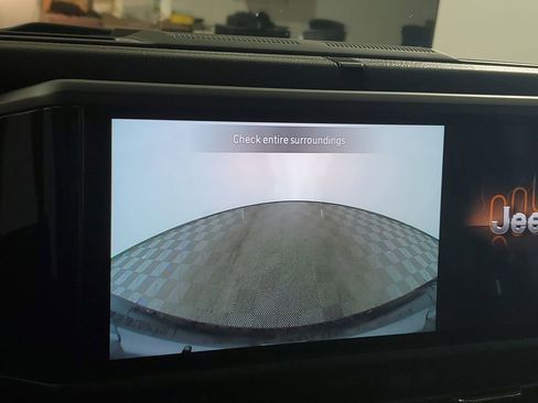 Used 2025 Jeep Wrangler Sport S image 18