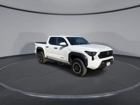 Used 2024 Toyota Tacoma 4x4 Double Cab image 2
