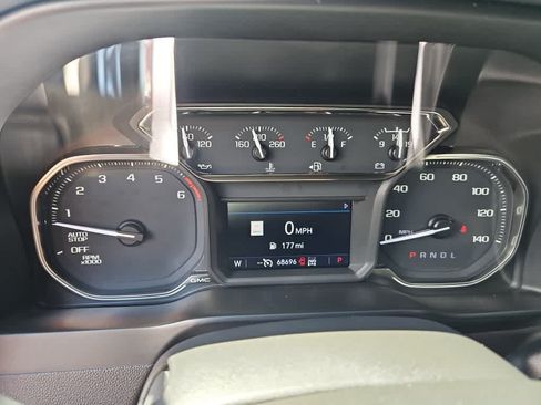 Used 2021 GMC Sierra 1500 AT4 w/ AT4 Value Package AWD/4WD image 12