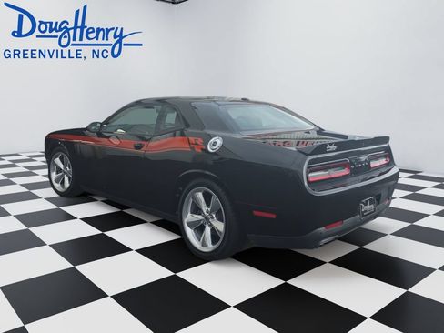 Used 2019 Dodge Challenger R/T w/ Cold Weather Group RWD image 3
