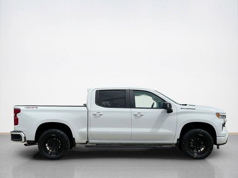 Used 2022 Chevrolet Silverado 1500 RST w/ Convenience Package II AWD/4WD image 9