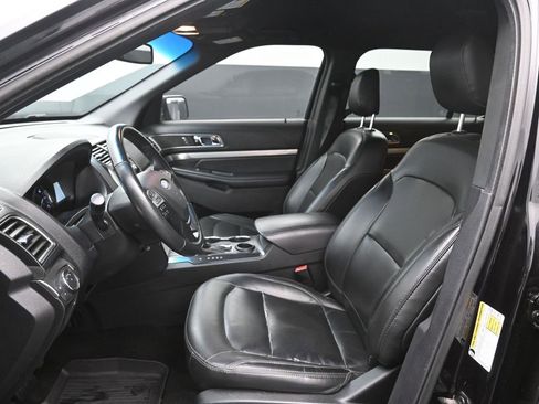 Certified 2019 Ford Explorer XLT w/ Equipment Group 202A image 18