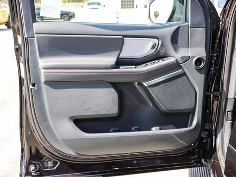 Used 2025 Ford Expedition Active AWD/4WD image 23