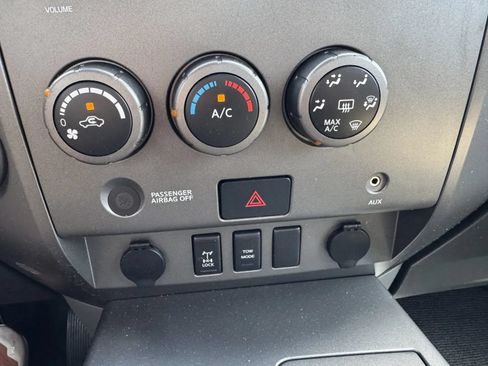 Used 2007 Nissan Titan SE AWD/4WD image 31