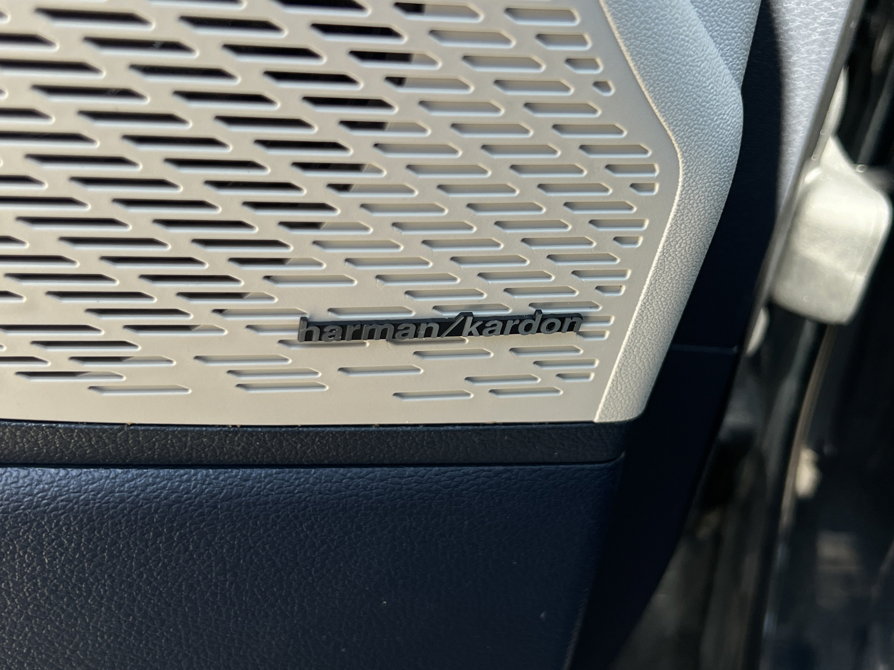 Used 2023 Hyundai Palisade Limited FWD image 12