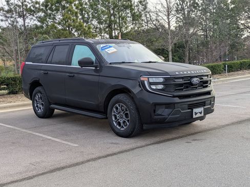 Certified 2025 Ford Expedition Active image 1