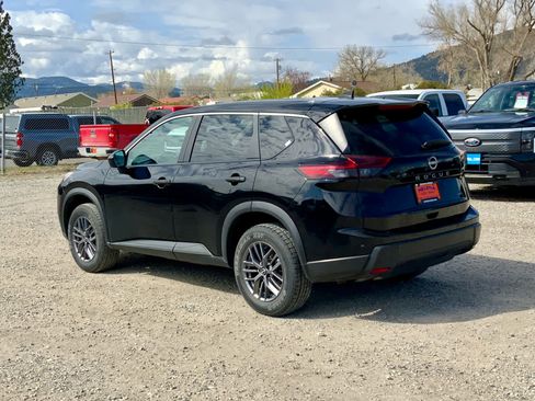 Used 2024 Nissan Rogue S AWD/4WD image 3