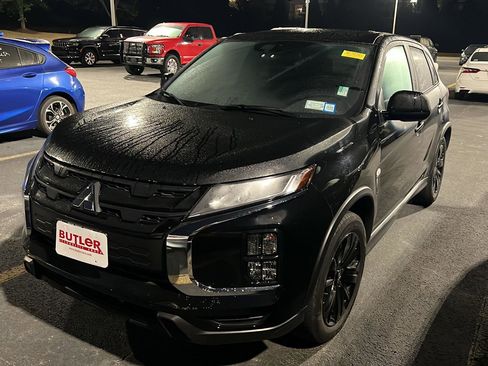 Used 2024 Mitsubishi Outlander Sport LE image 1