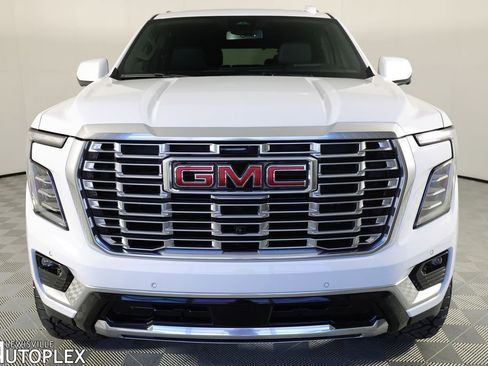 Used 2026 GMC Yukon Denali w/ Sun & Power Step Package AWD/4WD image 2